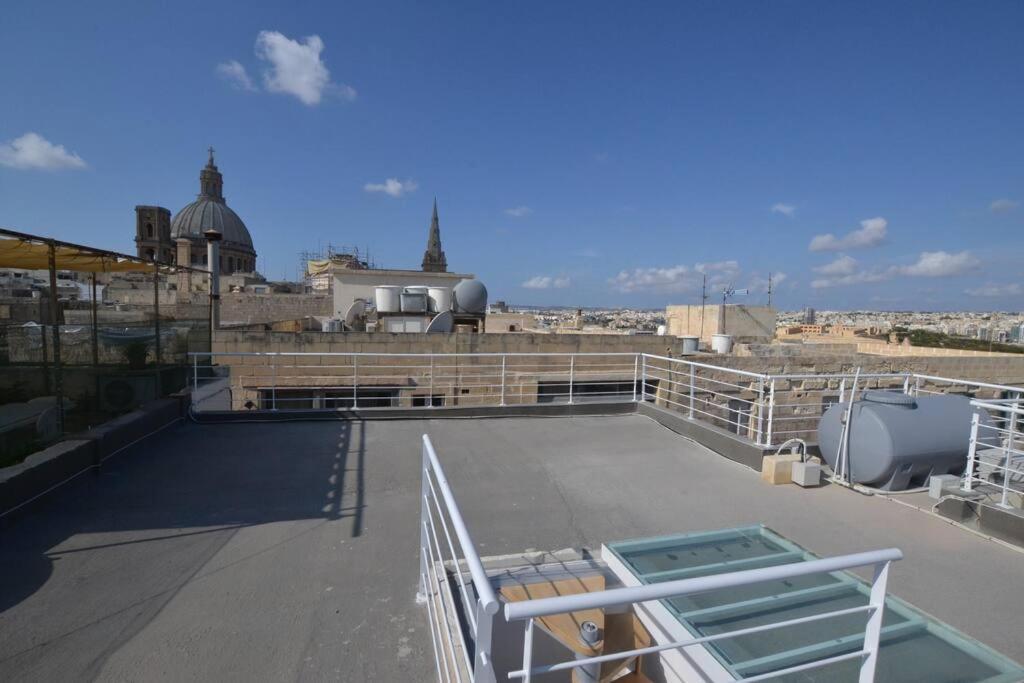 Vallettadreamsuites Groud Floor Shared Sea View Rooof Terrace *